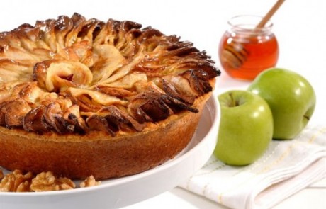 מתכון לראש השנה: עוגת דבש עם תפוחי עץ