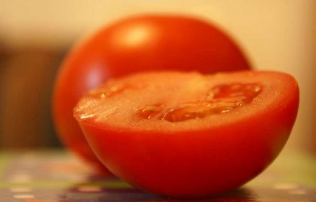 עגבניות ממולאות בעשבי תיבול
