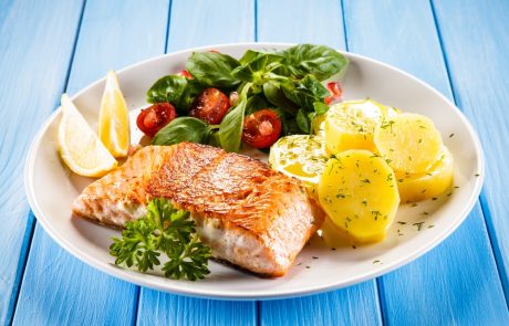 פילה סלמון מושרה בלימון ותפו״א