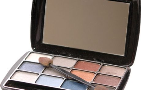 חג פורים: מתחפשים, מתאפרים ונזהרים!