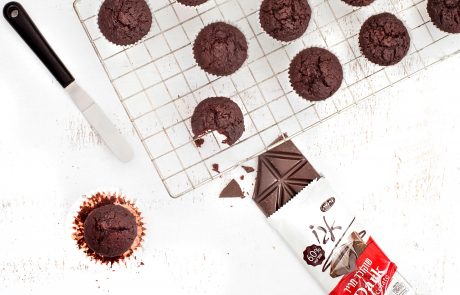 חברת כרמית חולקת מתכון מתוק עם טוויסט בריאותי:  מאפינס שוקולד וסלק