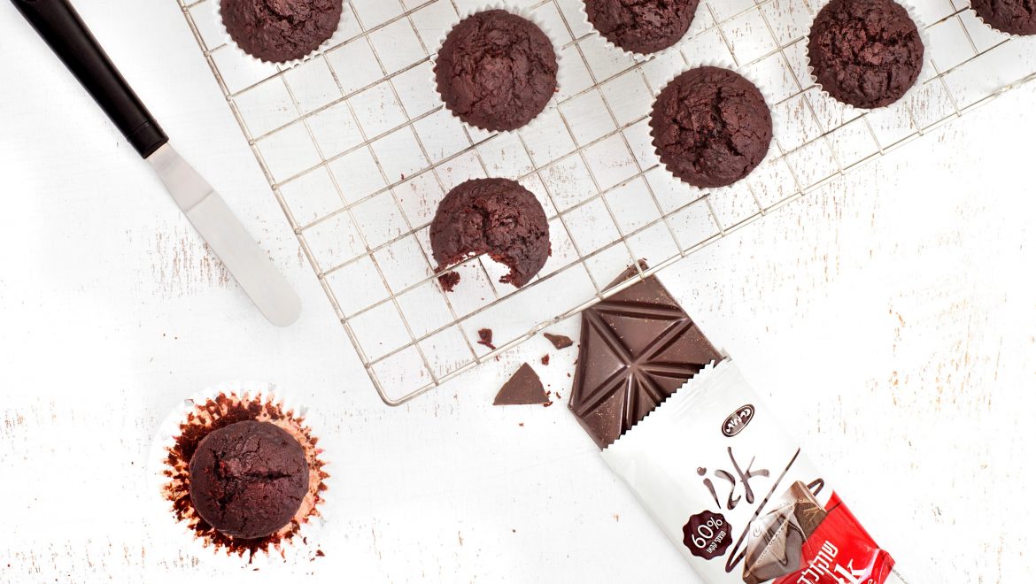חברת כרמית חולקת מתכון מתוק עם טוויסט בריאותי:  מאפינס שוקולד וסלק