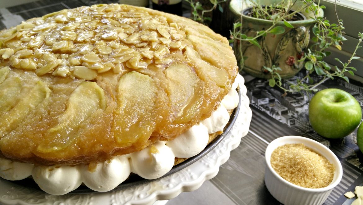 מתכון חגיגי לטבעוניים לשבועות: עוגת תפוחים וקרמל ללא גלוטן וללא חלב